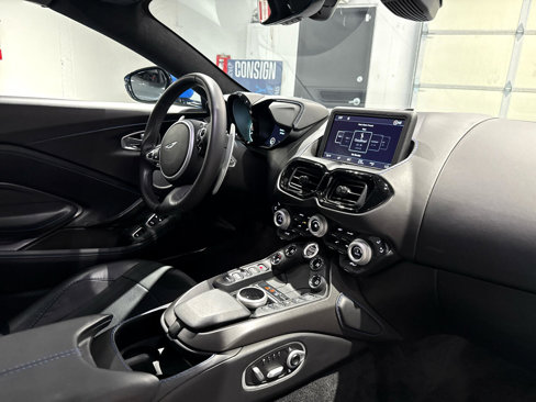 Used 2021 Aston Martin V8 Vantage Roadster image 32