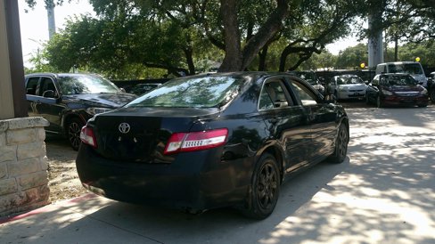 Used 2010 Toyota Camry LE image 4