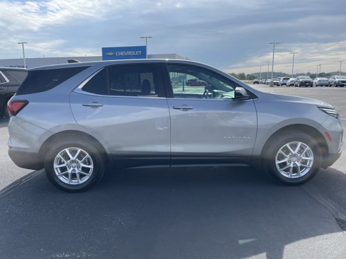 Used 2023 Chevrolet Equinox LT w/ Driver Convenience Package image 6