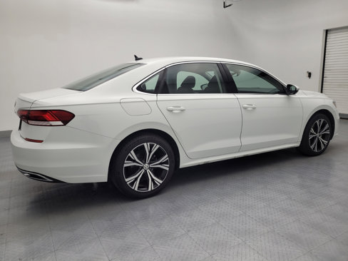 Used 2021 Volkswagen Passat 2.0T SE image 10