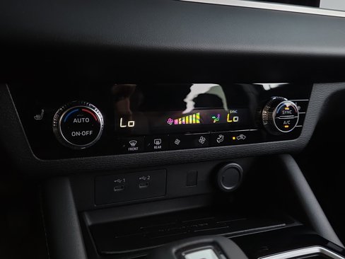 New 2025 Mitsubishi Outlander SE image 16