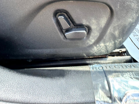 Used 2015 Chrysler 200 C image 30