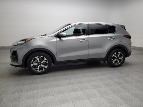 Used 2020 Kia Sportage LX image 2