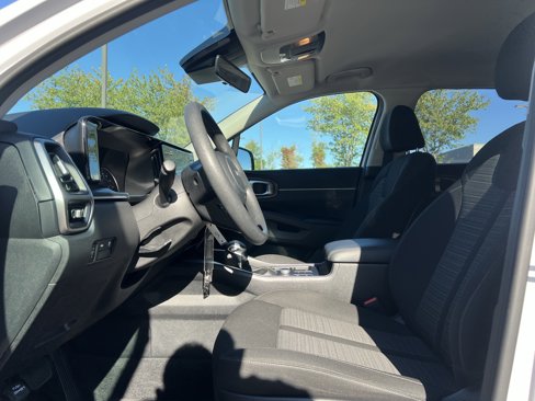 Used 2022 Kia Sorento LX image 15