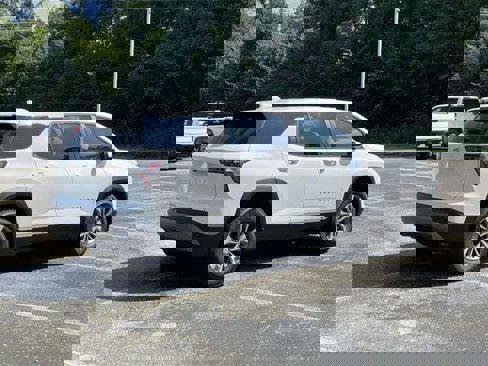 New 2026 Chevrolet Equinox LT w/ LPO, Floor Liner Package image 3