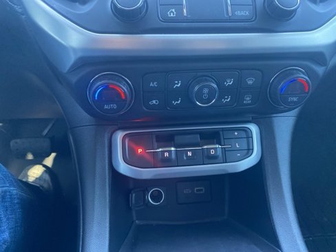 Used 2020 GMC Acadia SLT image 23