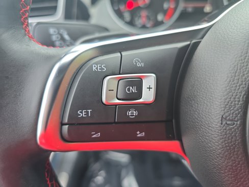 Used 2020 Volkswagen GTI SE image 16