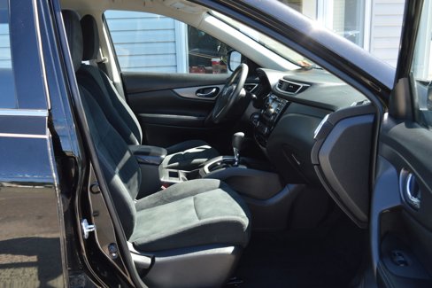 Used 2016 Nissan Rogue S image 18
