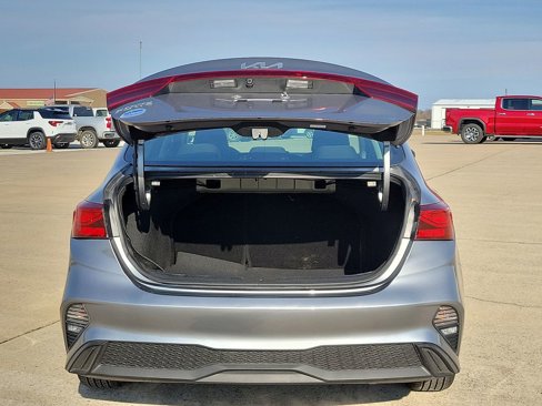 Used 2024 Kia Forte LXS image 8