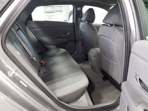 New 2025 Hyundai Elantra SEL w/ Cargo Package image 18
