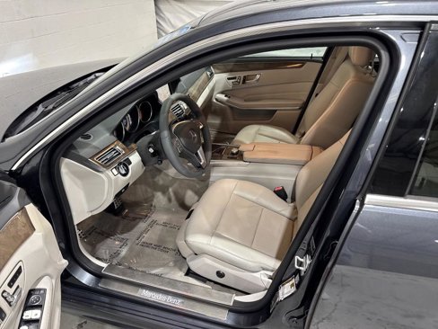 Used 2014 Mercedes-Benz E 350 Sedan image 28