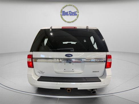 Used 2017 Ford Expedition XLT image 5