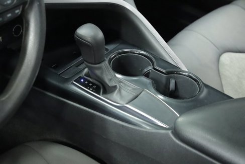 Used 2020 Toyota Camry LE image 19