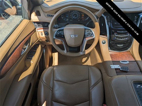 Used 2017 Cadillac Escalade Platinum image 17