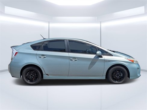 Used 2014 Toyota Prius Four image 2
