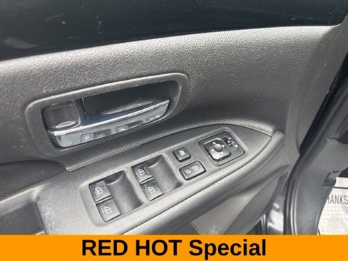 Used 2020 Mitsubishi Outlander ES image 14