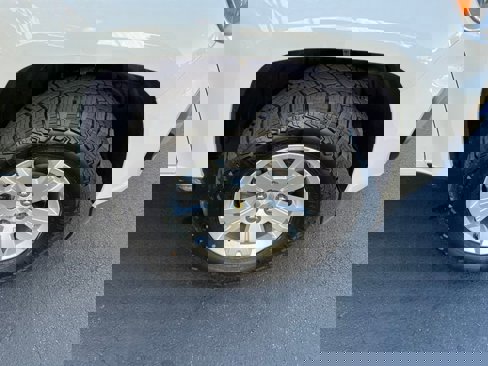 Used 2022 Chevrolet Colorado LT w/ Fleet Safety Package image 10