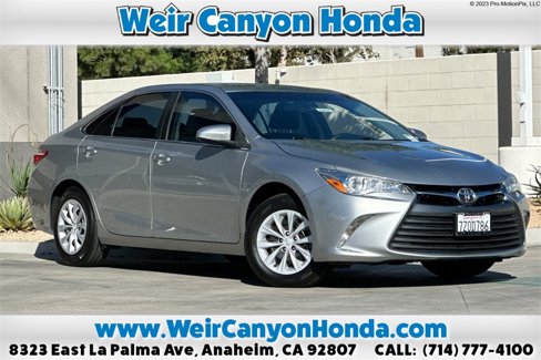 Used 2017 Toyota Camry LE image 1