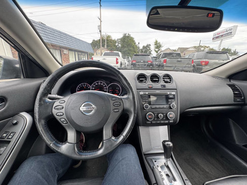 Used 2011 Nissan Altima 2.5 S w/ 2.5S Premium Pkg image 5