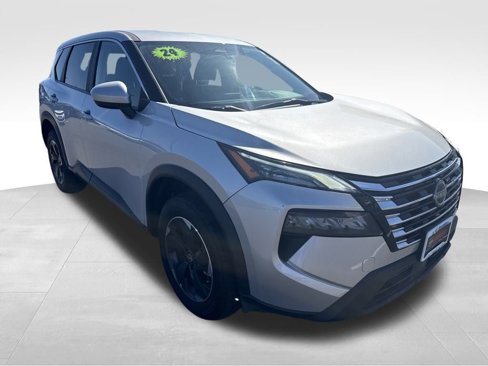 Used 2024 Nissan Rogue SV image 9