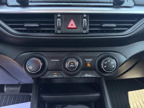 Certified 2023 Kia Forte LXS w/ LXS Technology Package image 12