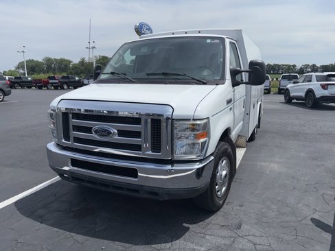 Used 2011 Ford E-350 and Econoline 350 Super Duty w/ PWR Locks & Windows Group image 2