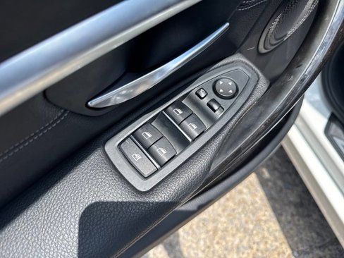 Used 2018 BMW 340i Sedan image 11