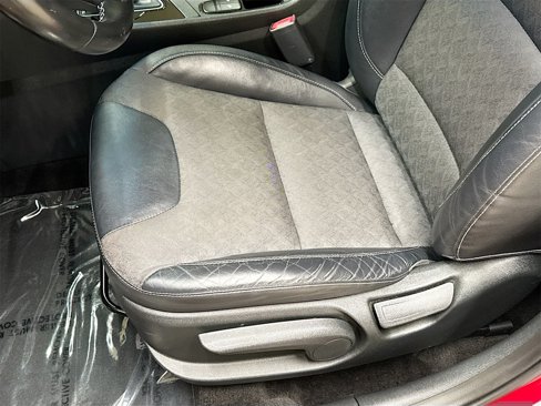 Used 2018 Kia Niro EX image 18