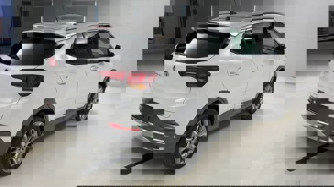 Used 2022 Buick Encore GX Essence w/ Advanced Technology Package image 5