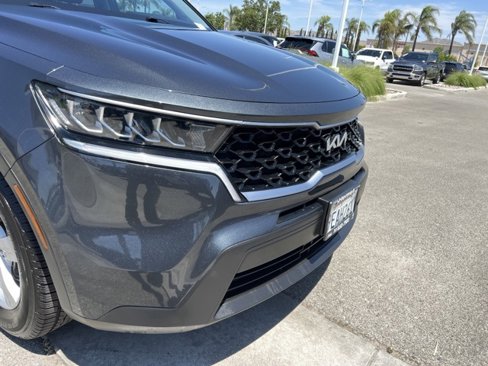 Used 2023 Kia Sorento LX image 10