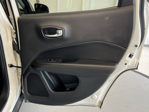 Used 2020 Jeep Compass Limited image 33