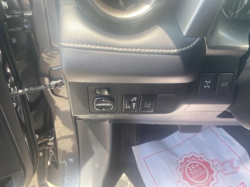 Used 2018 Toyota RAV4 XLE image 19