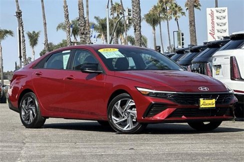 Certified 2025 Hyundai Elantra Sport image 2