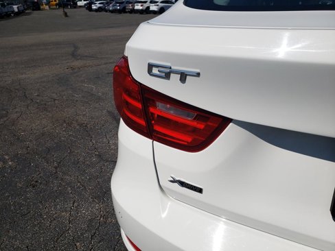 Used 2015 BMW 328i Gran Turismo xDrive image 12