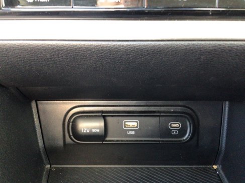 Used 2023 Kia Sportage LX image 18