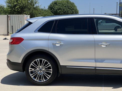 Used 2017 Lincoln MKX Reserve image 11