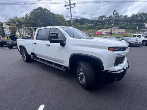 Used 2024 Chevrolet Silverado 2500 Custom w/ Custom Value Package image 8