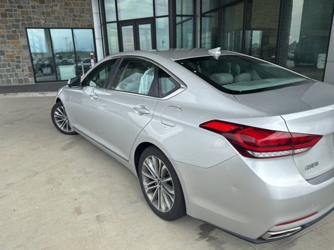Used 2015 Hyundai Genesis 3.8 image 7