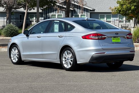 Used 2019 Ford Fusion SE image 3