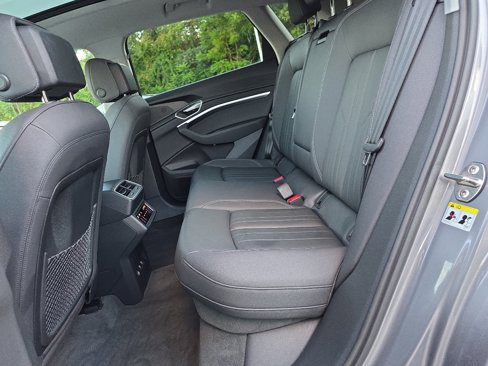 Used 2021 Audi e-tron Premium w/ Convenience Plus Package image 53