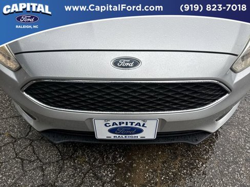 Certified 2017 Ford Focus SE image 10