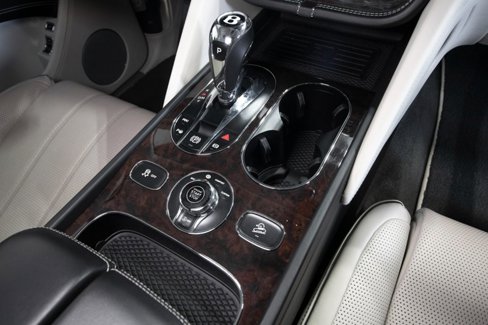 Used 2023 Bentley Bentayga Extended Wheelbase image 56