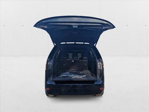 Certified 2024 Land Rover Discovery Dynamic SE image 10