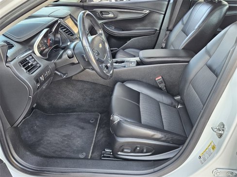 Used 2016 Chevrolet Impala LT w/ Convenience Package image 2