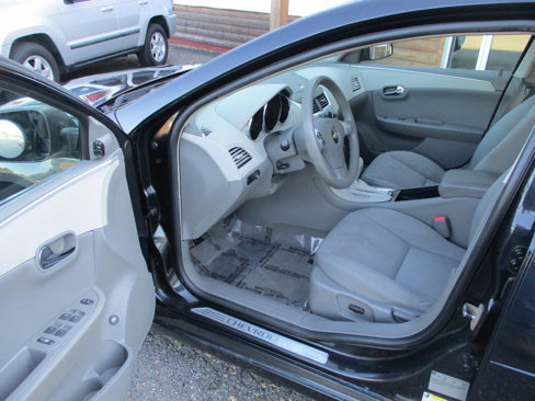 Used 2009 Chevrolet Malibu LS image 16