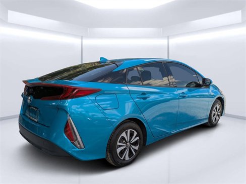 Used 2019 Toyota Prius Prime Premium image 3