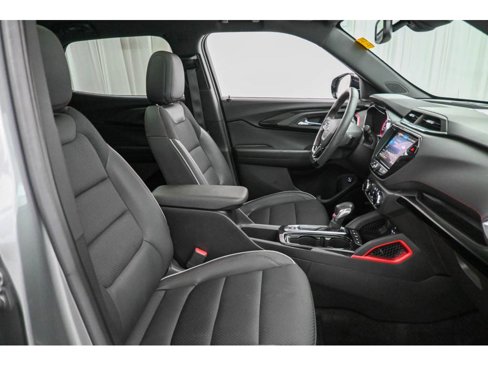 Used 2023 Chevrolet TrailBlazer RS w/ Sun and Liftgate Package image 16