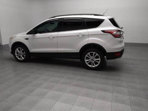 Used 2017 Ford Escape SE w/ Equipment Group 201A image 3