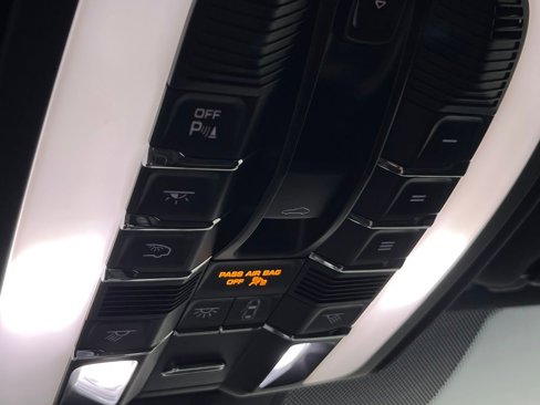 Used 2015 Porsche Cayenne S image 25