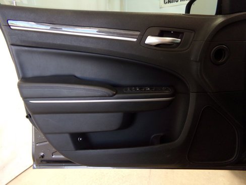 Used 2020 Chrysler 300 Touring w/ Sport Appearance Package image 14